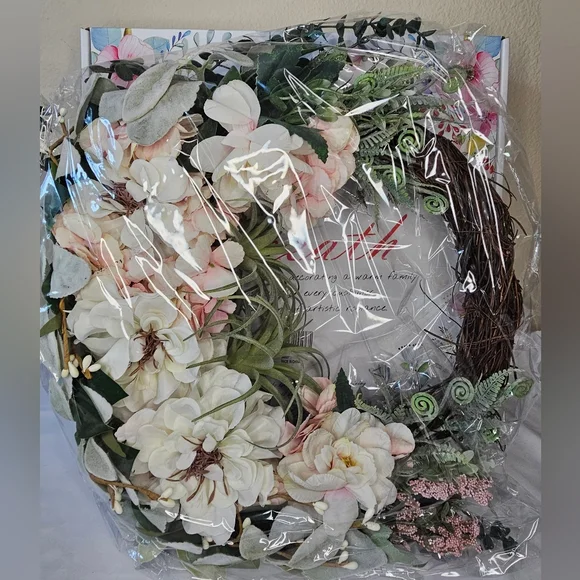 Faux Floral Wreath with Cream and Pink Accents NIB - Picture 1 of 4